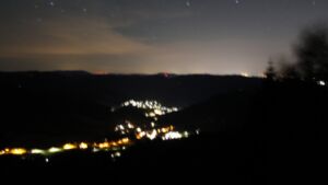Dieses Bild zeigt eine Webcam-Aufnahme vom Achertal, aufgenommen am Samstag, den 11.07.2026 um 02:30 Uhr. Die Temperatur betrug 21.7°C.