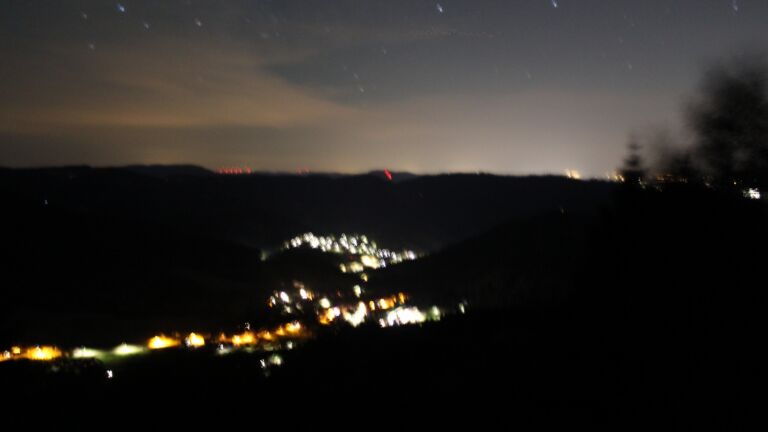 Dieses Bild zeigt eine Webcam-Aufnahme vom Achertal, aufgenommen am Samstag, den 11.07.2026 um 02:30 Uhr. Die Temperatur betrug 21.7°C.