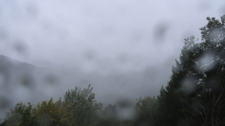 Dieses Bild zeigt eine Webcam-Aufnahme vom Achertal, aufgenommen am Samstag, den 17.10.2026 um 12:30 Uhr. Die Temperatur betrug 8.9°C.