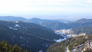 Dieses Bild zeigt eine Webcam-Aufnahme vom Achertal, aufgenommen am Dienstag, den 13.01.2026 um 14:50 Uhr. Die Temperatur betrug 7.8°C.