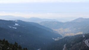 Dieses Bild zeigt eine Webcam-Aufnahme vom Achertal, aufgenommen am Samstag, den 31.01.2026 um 13:50 Uhr. Die Temperatur betrug 6.9°C.