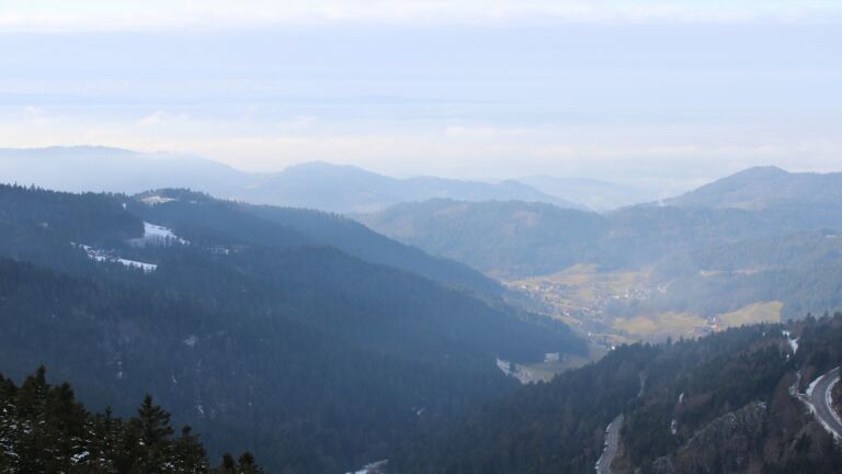 Dieses Bild zeigt eine Webcam-Aufnahme vom Achertal, aufgenommen am Samstag, den 31.01.2026 um 13:50 Uhr. Die Temperatur betrug 6.9°C.