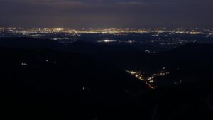 Dieses Bild zeigt eine Webcam-Aufnahme vom Achertal, aufgenommen am Mittwoch, den 10.12.2025 um 07:10 Uhr. Die Temperatur betrug 7°C.