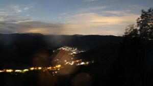 Dieses Bild zeigt eine Webcam-Aufnahme vom Achertal, aufgenommen am Mittwoch, den 03.06.2026 um 01:30 Uhr. Die Temperatur betrug 10.2°C.
