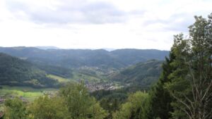 Dieses Bild zeigt eine Webcam-Aufnahme vom Achertal, aufgenommen am Samstag, den 10.10.2026 um 15:10 Uhr. Die Temperatur betrug 11.1°C.