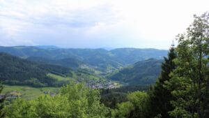Dieses Bild zeigt eine Webcam-Aufnahme vom Achertal, aufgenommen am Montag, den 18.05.2026 um 17:40 Uhr. Die Temperatur betrug 14.7°C.
