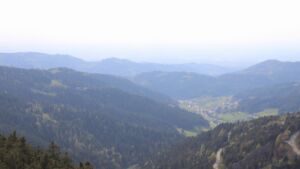 Dieses Bild zeigt eine Webcam-Aufnahme vom Achertal, aufgenommen am Samstag, den 18.04.2026 um 17:40 Uhr. Die Temperatur betrug 14.3°C.