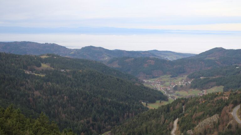 Dieses Bild zeigt eine Webcam-Aufnahme vom Achertal, aufgenommen am Sonntag, den 16.11.2025 um 09:20 Uhr. Die Temperatur betrug 9°C.