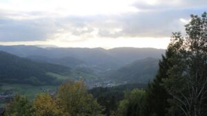 Dieses Bild zeigt eine Webcam-Aufnahme vom Achertal, aufgenommen am Mittwoch, den 28.10.2026 um 15:40 Uhr. Die Temperatur betrug 11.8°C.