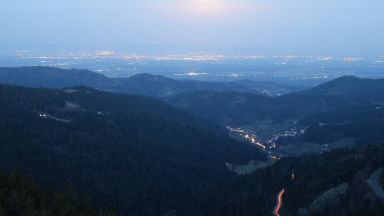 Dieses Bild zeigt eine Webcam-Aufnahme vom Achertal, aufgenommen am Dienstag, den 03.03.2026 um 06:30 Uhr. Die Temperatur betrug 7.4°C.