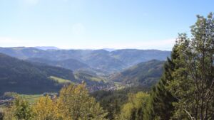 Dieses Bild zeigt eine Webcam-Aufnahme vom Achertal, aufgenommen am Dienstag, den 27.10.2026 um 13:20 Uhr. Die Temperatur betrug 20.2°C.