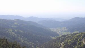 Dieses Bild zeigt eine Webcam-Aufnahme vom Achertal, aufgenommen am Mittwoch, den 29.04.2026 um 17:50 Uhr. Die Temperatur betrug 12.6°C.