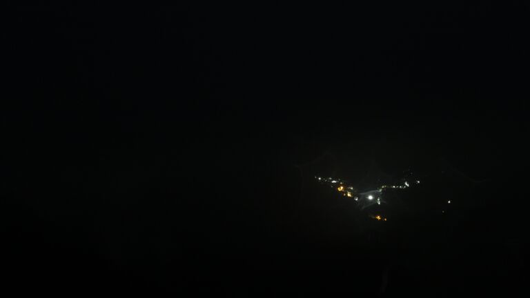 Dieses Bild zeigt eine Webcam-Aufnahme vom Achertal, aufgenommen am Samstag, den 07.06.2025 um 01:00 Uhr. Die Temperatur betrug 11.4°C.
