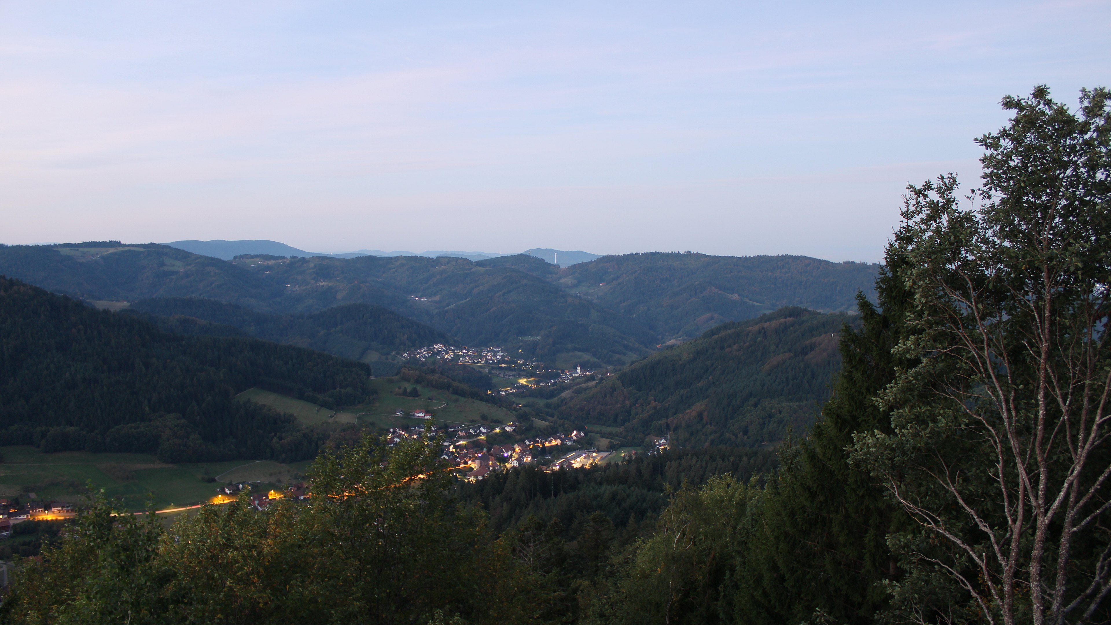 Dieses Bild zeigt eine Webcam-Aufnahme vom Achertal, aufgenommen am Dienstag, den 29.09.2026 um 06:50 Uhr. Die Temperatur betrug 21.3°C.