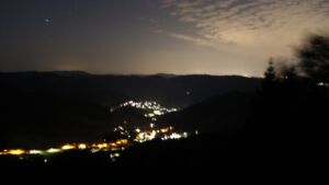 Dieses Bild zeigt eine Webcam-Aufnahme vom Achertal, aufgenommen am Dienstag, den 11.08.2026 um 04:30 Uhr. Die Temperatur betrug 20.1°C.