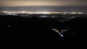 Dieses Bild zeigt eine Webcam-Aufnahme vom Achertal, aufgenommen am Samstag, den 17.01.2026 um 01:00 Uhr. Die Temperatur betrug 5.9°C.