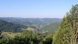 Dieses Bild zeigt eine Webcam-Aufnahme vom Achertal, aufgenommen am Mittwoch, den 27.05.2026 um 08:00 Uhr. Die Temperatur betrug 24.9°C.