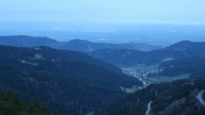 Dieses Bild zeigt eine Webcam-Aufnahme vom Achertal, aufgenommen am Freitag, den 10.04.2026 um 06:30 Uhr. Die Temperatur betrug 8.8°C.