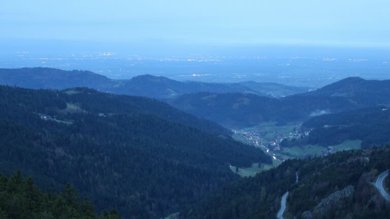 Dieses Bild zeigt eine Webcam-Aufnahme vom Achertal, aufgenommen am Freitag, den 10.04.2026 um 06:30 Uhr. Die Temperatur betrug 8.8°C.