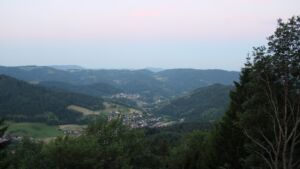 Dieses Bild zeigt eine Webcam-Aufnahme vom Achertal, aufgenommen am Freitag, den 19.06.2026 um 05:10 Uhr. Die Temperatur betrug 23.8°C.
