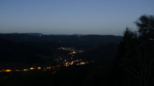 Dieses Bild zeigt eine Webcam-Aufnahme vom Achertal, aufgenommen am Sonntag, den 06.09.2026 um 06:00 Uhr. Die Temperatur betrug 13.9°C.