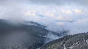 Dieses Bild zeigt eine Webcam-Aufnahme vom Achertal, aufgenommen am Freitag, den 21.11.2025 um 11:10 Uhr. Die Temperatur betrug -4.5°C.