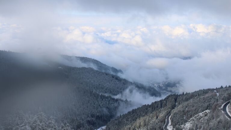 Dieses Bild zeigt eine Webcam-Aufnahme vom Achertal, aufgenommen am Freitag, den 21.11.2025 um 11:10 Uhr. Die Temperatur betrug -4.5°C.