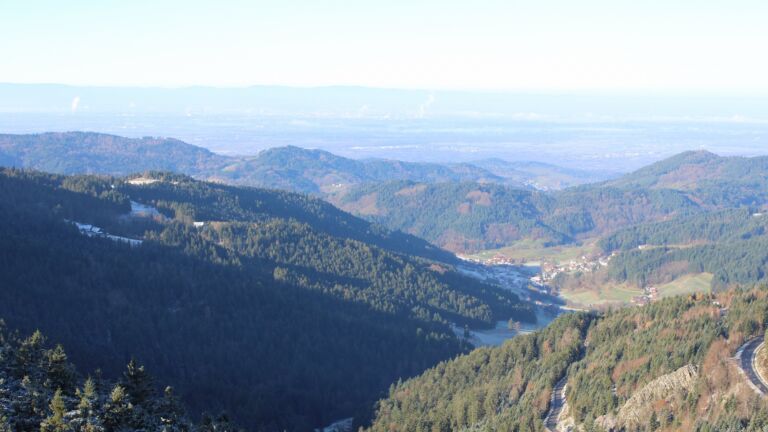 Dieses Bild zeigt eine Webcam-Aufnahme vom Achertal, aufgenommen am Dienstag, den 18.11.2025 um 10:20 Uhr. Die Temperatur betrug 4.6°C.