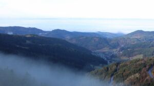 Dieses Bild zeigt eine Webcam-Aufnahme vom Achertal, aufgenommen am Donnerstag, den 11.12.2025 um 10:30 Uhr. Die Temperatur betrug 5.1°C.