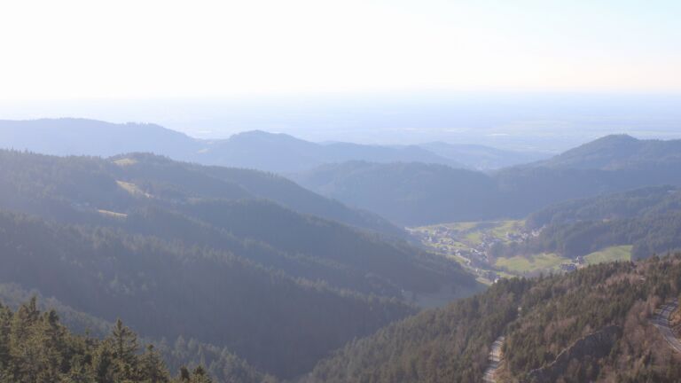 Dieses Bild zeigt eine Webcam-Aufnahme vom Achertal, aufgenommen am Montag, den 02.03.2026 um 16:30 Uhr. Die Temperatur betrug 10.9°C.