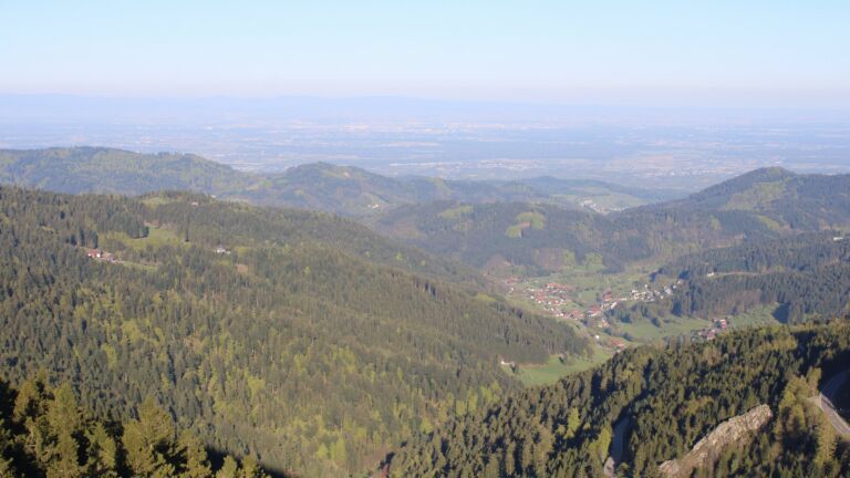 Dieses Bild zeigt eine Webcam-Aufnahme vom Achertal, aufgenommen am Donnerstag, den 23.04.2026 um 08:10 Uhr. Die Temperatur betrug 7.7°C.