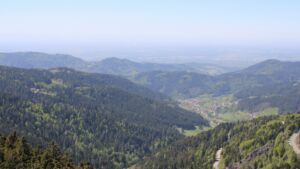 Dieses Bild zeigt eine Webcam-Aufnahme vom Achertal, aufgenommen am Donnerstag, den 30.04.2026 um 14:10 Uhr. Die Temperatur betrug 9.4°C.