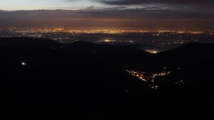 Dieses Bild zeigt eine Webcam-Aufnahme vom Achertal, aufgenommen am Mittwoch, den 17.12.2025 um 17:40 Uhr. Die Temperatur betrug 6.4°C.