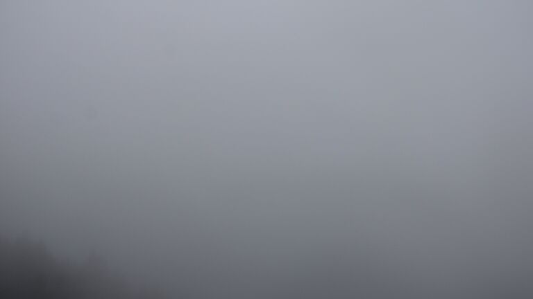 Dieses Bild zeigt eine Webcam-Aufnahme vom Achertal, aufgenommen am Sonntag, den 07.12.2025 um 15:30 Uhr. Die Temperatur betrug 5.3°C.