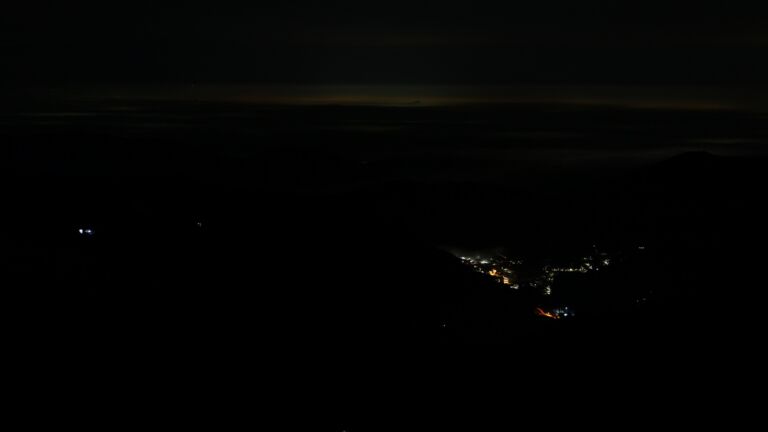 Dieses Bild zeigt eine Webcam-Aufnahme vom Achertal, aufgenommen am Mittwoch, den 04.02.2026 um 20:20 Uhr. Die Temperatur betrug 2°C.