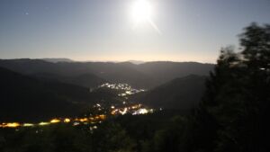 Dieses Bild zeigt eine Webcam-Aufnahme vom Achertal, aufgenommen am Mittwoch, den 23.09.2026 um 01:30 Uhr. Die Temperatur betrug 10.5°C.
