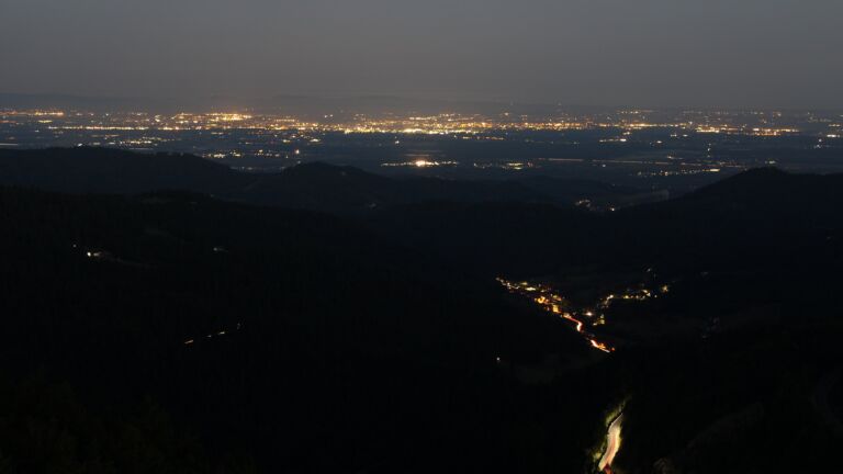 Dieses Bild zeigt eine Webcam-Aufnahme vom Achertal, aufgenommen am Freitag, den 19.09.2025 um 06:20 Uhr. Die Temperatur betrug 17.4°C.