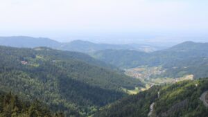 Dieses Bild zeigt eine Webcam-Aufnahme vom Achertal, aufgenommen am Montag, den 19.05.2025 um 14:00 Uhr. Die Temperatur betrug 17°C.