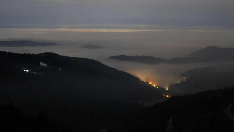 Dieses Bild zeigt eine Webcam-Aufnahme vom Achertal, aufgenommen am Freitag, den 06.02.2026 um 04:00 Uhr. Die Temperatur betrug 4.1°C.