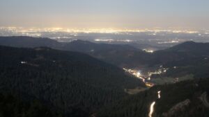 Dieses Bild zeigt eine Webcam-Aufnahme vom Achertal, aufgenommen am Dienstag, den 03.03.2026 um 20:30 Uhr. Die Temperatur betrug 6.2°C.