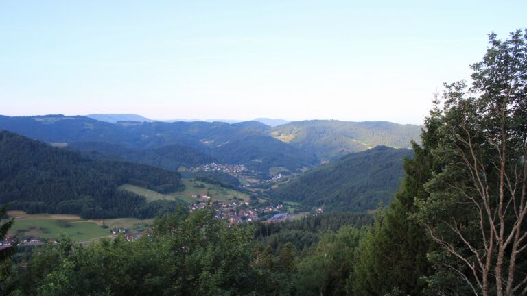 Dieses Bild zeigt eine Webcam-Aufnahme vom Achertal, aufgenommen am Montag, den 06.07.2026 um 07:20 Uhr. Die Temperatur betrug 15°C.