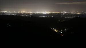 Dieses Bild zeigt eine Webcam-Aufnahme vom Achertal, aufgenommen am Mittwoch, den 17.09.2025 um 00:00 Uhr. Die Temperatur betrug 8.1°C.