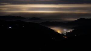 Dieses Bild zeigt eine Webcam-Aufnahme vom Achertal, aufgenommen am Freitag, den 23.01.2026 um 23:00 Uhr. Die Temperatur betrug 3.2°C.