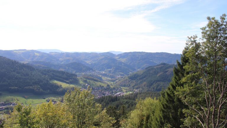 Dieses Bild zeigt eine Webcam-Aufnahme vom Achertal, aufgenommen am Donnerstag, den 15.10.2026 um 13:40 Uhr. Die Temperatur betrug 20.1°C.