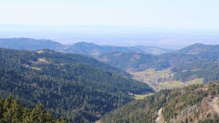 Dieses Bild zeigt eine Webcam-Aufnahme vom Achertal, aufgenommen am Freitag, den 27.02.2026 um 12:40 Uhr. Die Temperatur betrug 15.2°C.