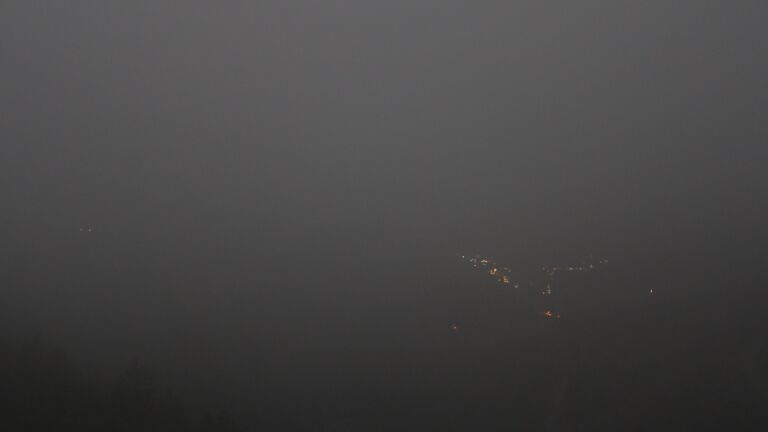 Dieses Bild zeigt eine Webcam-Aufnahme vom Achertal, aufgenommen am Freitag, den 05.12.2025 um 01:30 Uhr. Die Temperatur betrug 1.9°C.