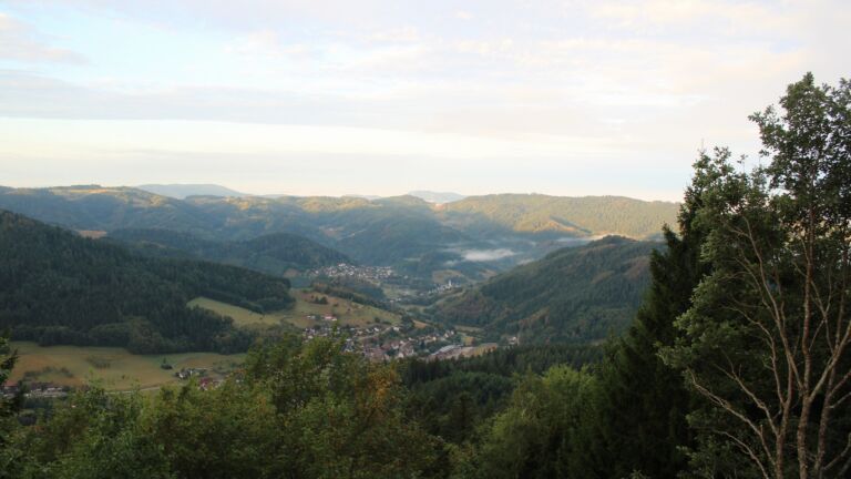 Dieses Bild zeigt eine Webcam-Aufnahme vom Achertal, aufgenommen am Mittwoch, den 26.08.2026 um 07:10 Uhr. Die Temperatur betrug 16.4°C.