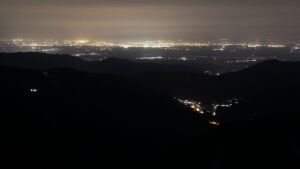 Dieses Bild zeigt eine Webcam-Aufnahme vom Achertal, aufgenommen am Samstag, den 28.02.2026 um 05:20 Uhr. Die Temperatur betrug 6.6°C.