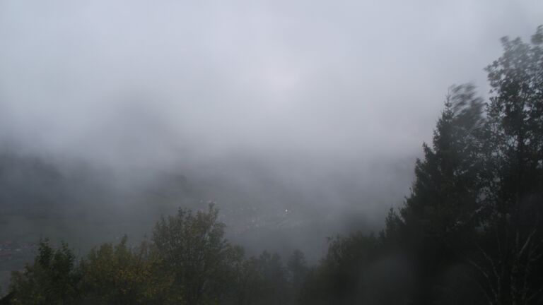 Dieses Bild zeigt eine Webcam-Aufnahme vom Achertal, aufgenommen am Sonntag, den 25.10.2026 um 17:20 Uhr. Die Temperatur betrug 5.4°C.