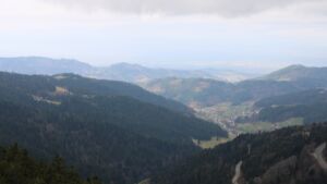 Dieses Bild zeigt eine Webcam-Aufnahme vom Achertal, aufgenommen am Samstag, den 28.02.2026 um 10:50 Uhr. Die Temperatur betrug 5.9°C.